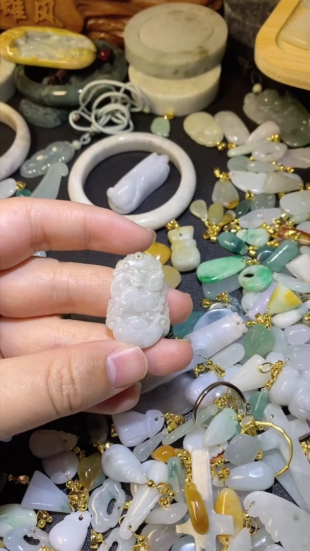 【闪购商品】翡翠颈饰未镶嵌/10000082