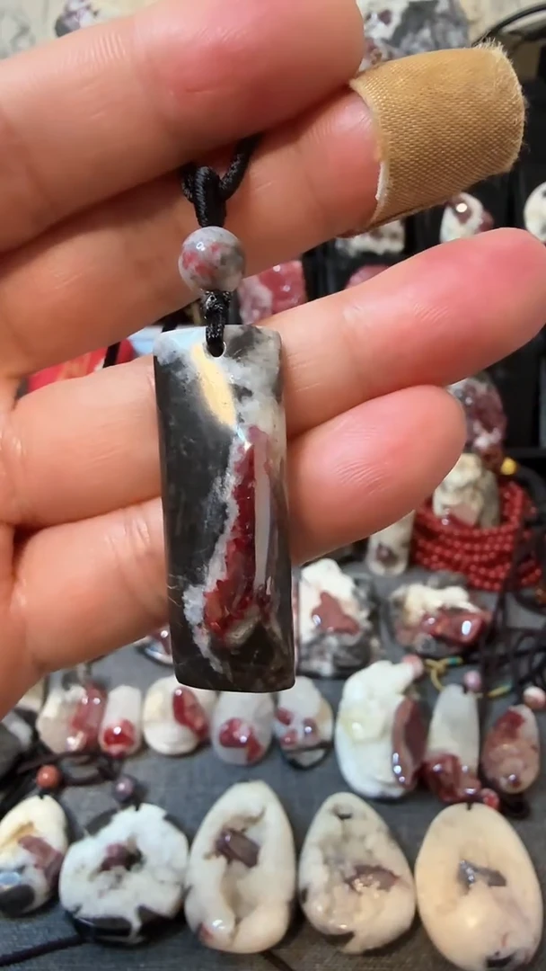 【闪购商品】天然辰砂大晶砂随行吊坠1