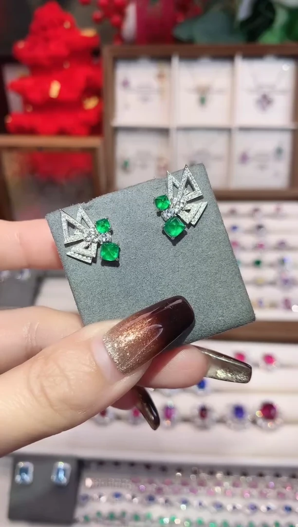 18K金镶嵌耳饰祖母绿1.39ct/天然宝石/七天无理由