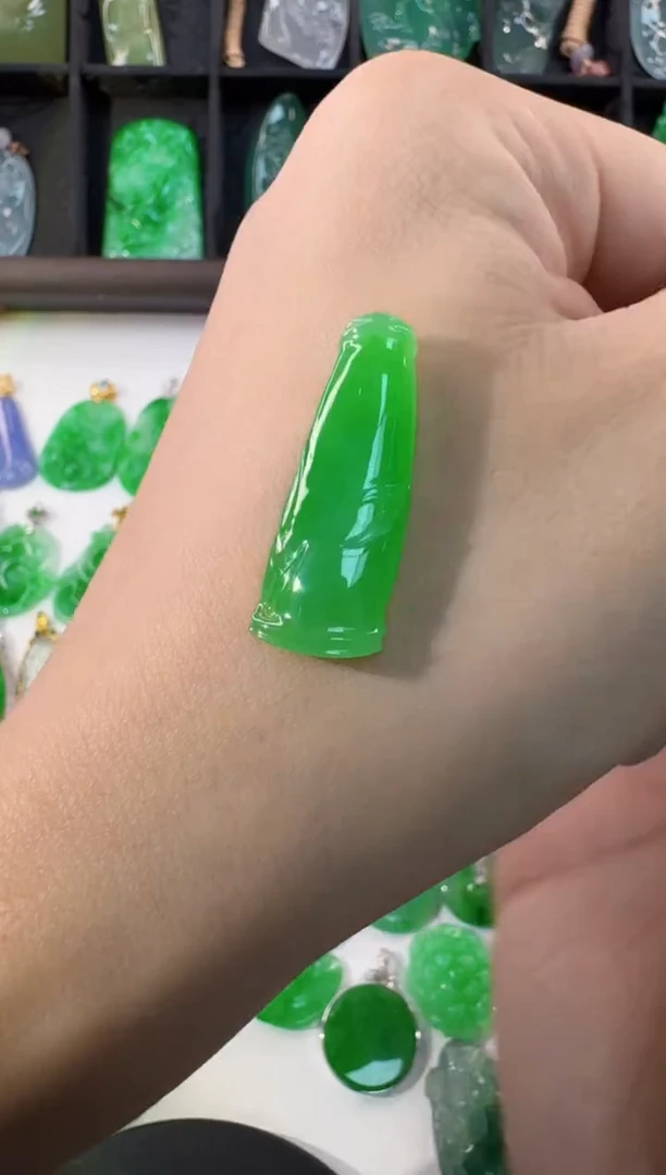 颈饰未镶嵌翡翠缅甸A货翡翠