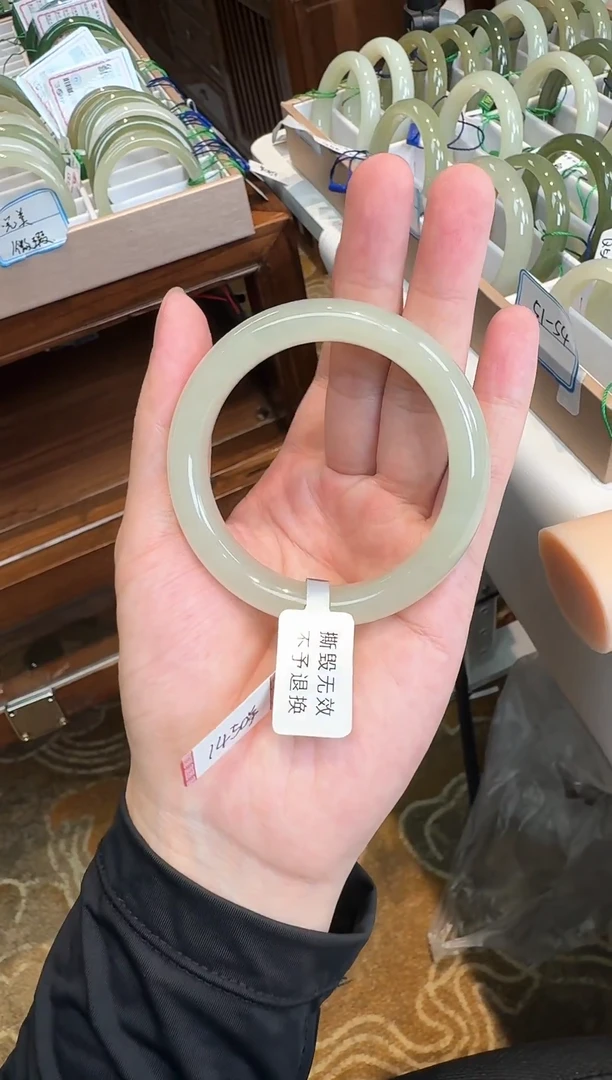 未镶嵌手镯和田玉55-