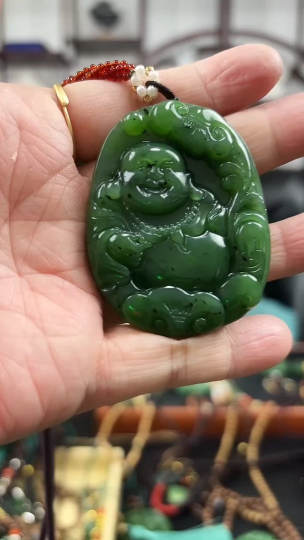 颈饰未镶嵌和田玉佛公