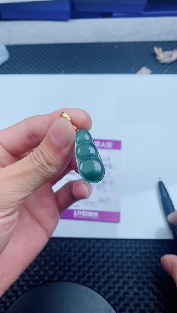 翡翠未镶嵌颈饰111111111