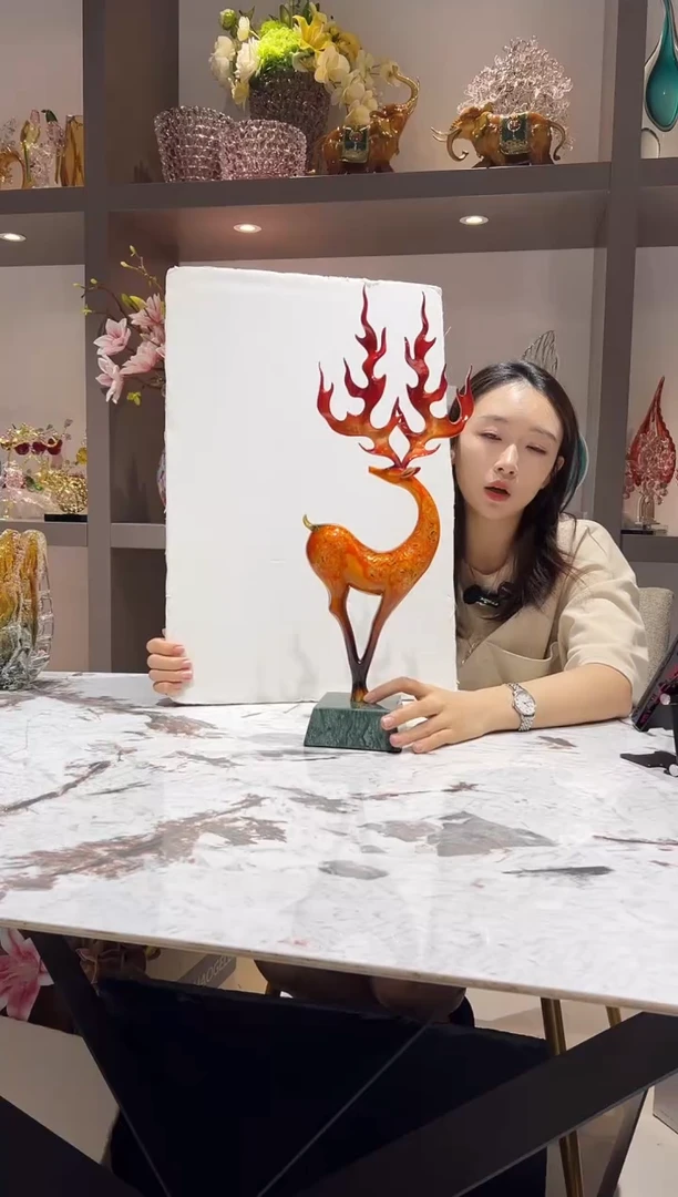 黄铜大漆火焰鹿摆件