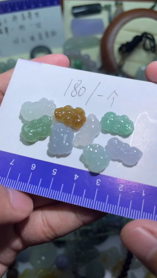 翡翠裸石多样性发货 翡翠貔貅