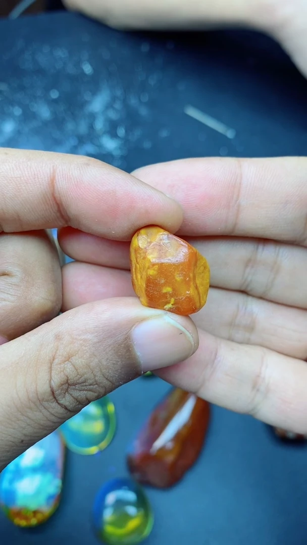 琥珀未镶嵌珠宝奇石梦****方随型