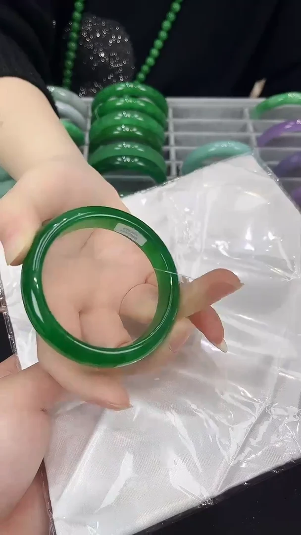 【闪购商品】砖雕s87 正阳绿手镯 圈口53-60