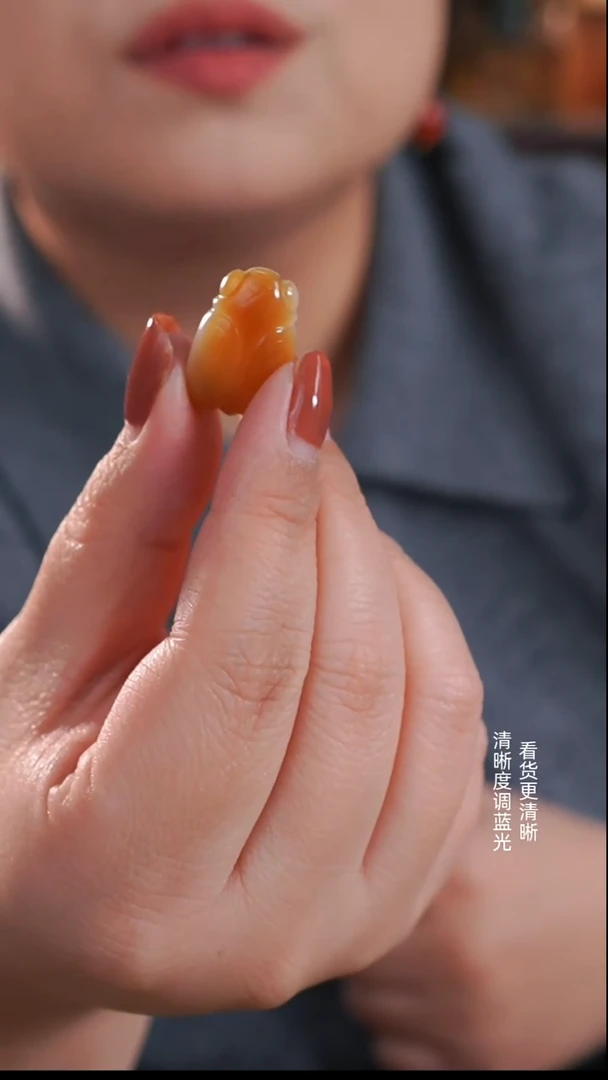 颈饰未镶嵌和田玉糖玉吊坠