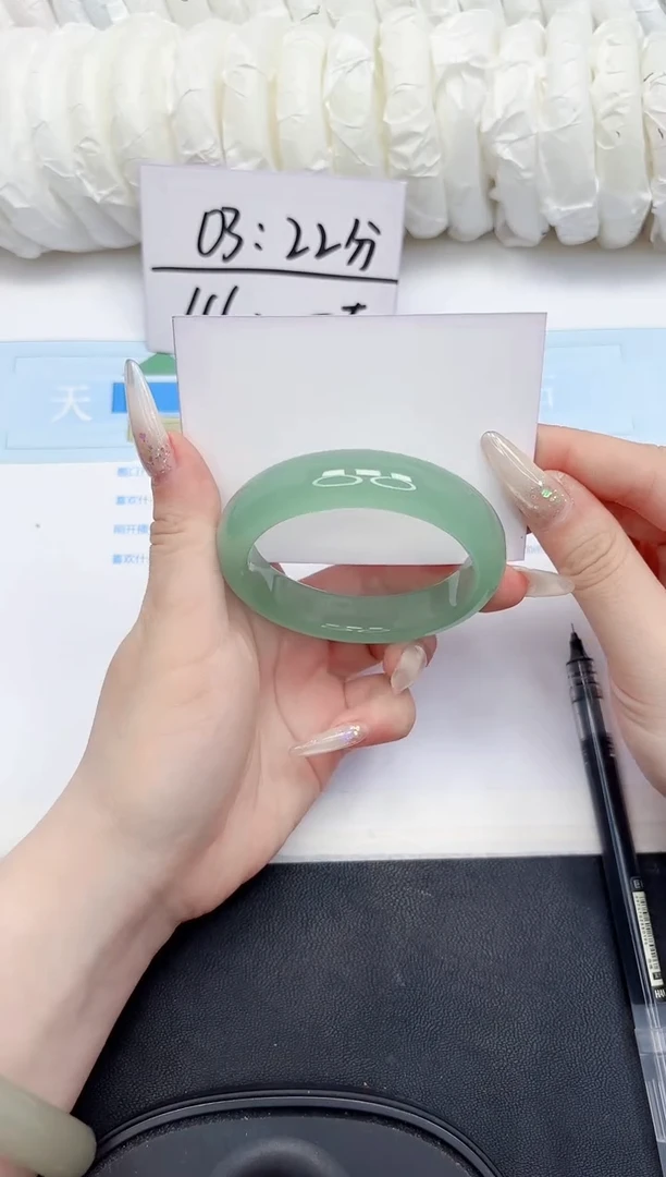 未镶嵌手镯石英质玉8-58