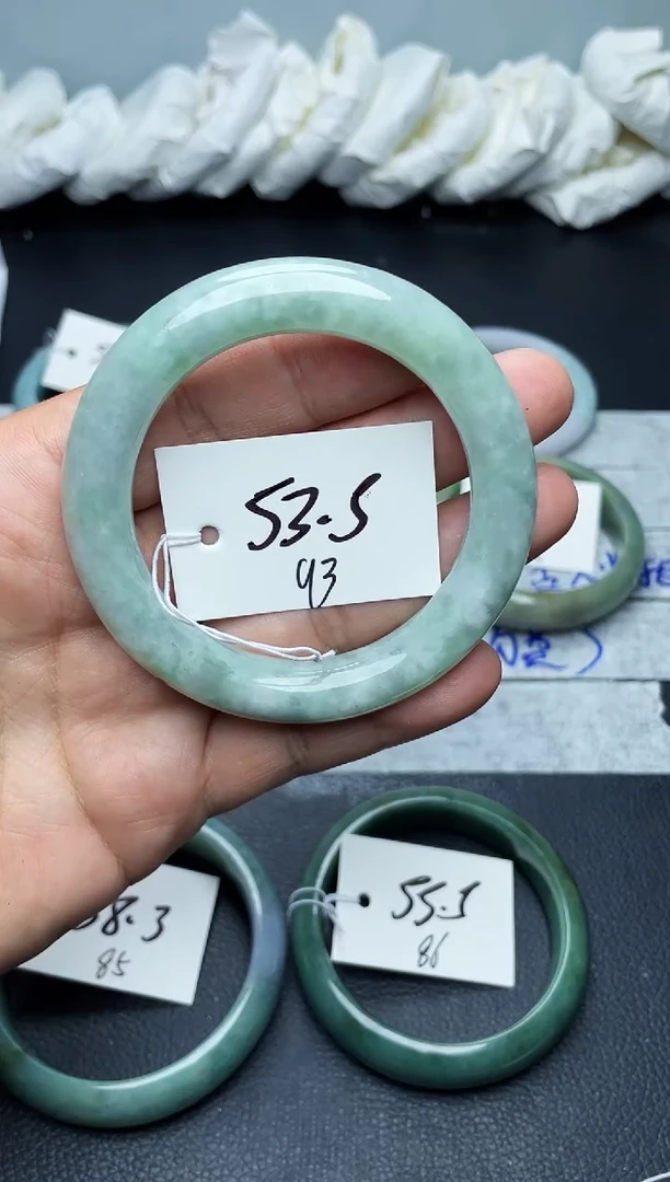 未镶嵌手镯翡翠93