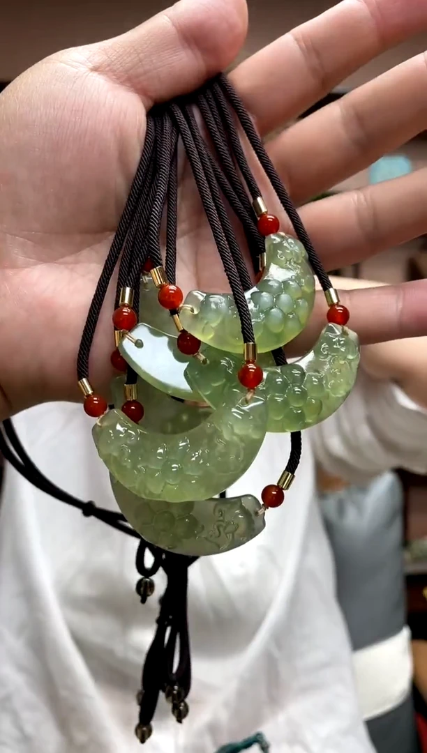 岫玉未镶嵌吊坠多样性发货其中发一