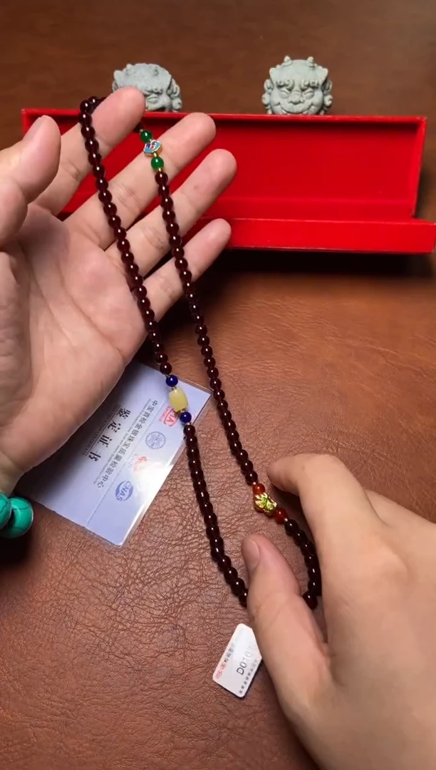 手串精品红色项链一条