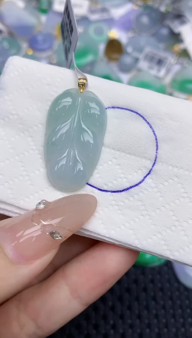 颈饰18K金镶嵌翡翠   天然翡翠A货  百元以上9米证书费自理