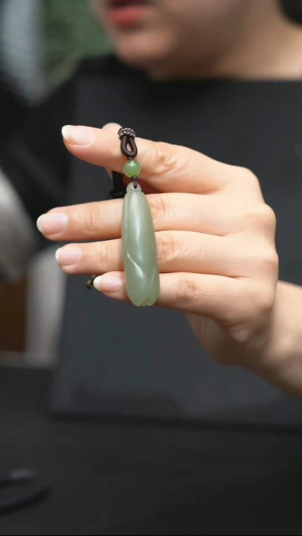 颈饰未镶嵌和田玉玉兰花