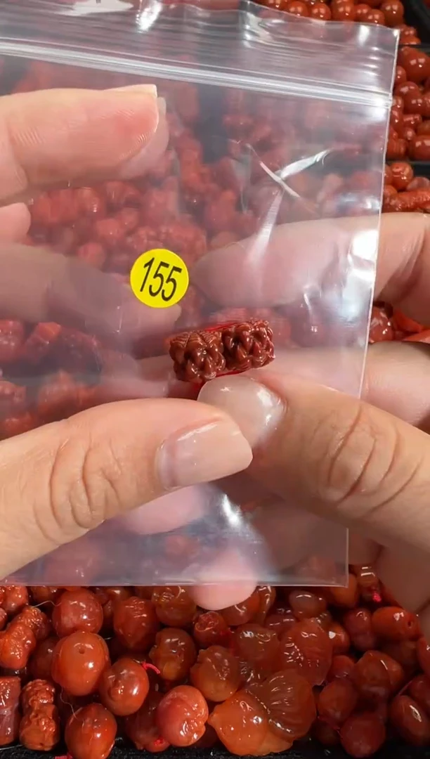 颈饰未镶嵌南红玛瑙1