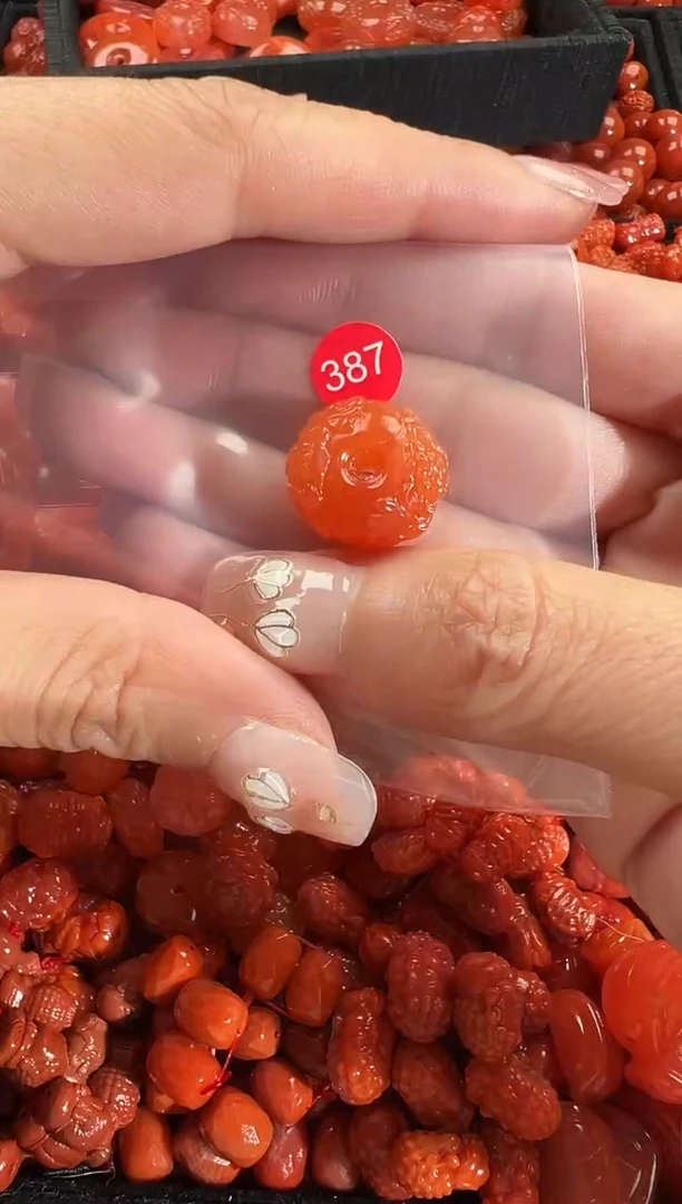 颈饰未镶嵌南红玛瑙1