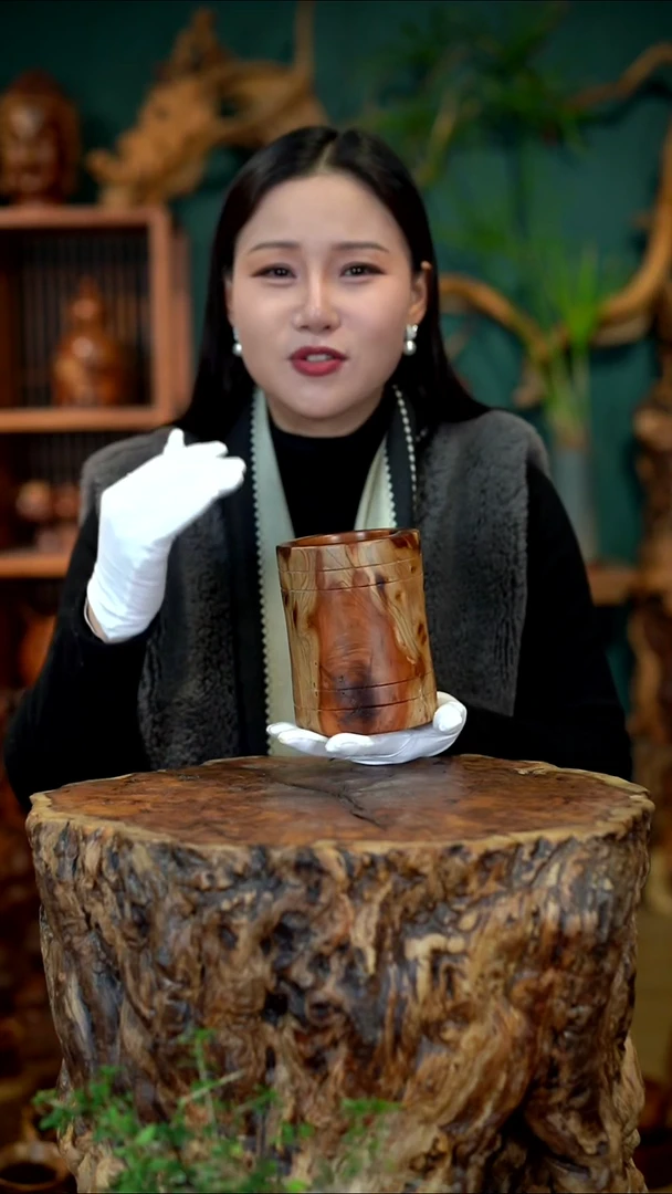 枣木雷击枣木笔筒