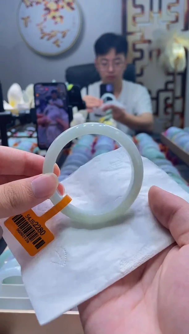 翡翠手镯未镶嵌235-54