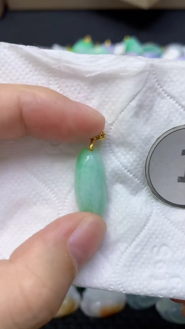 颈饰未镶嵌翡翠天然缅甸翡翠A货