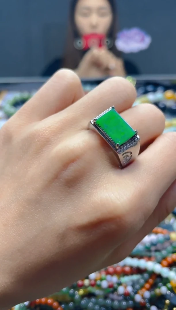 颈饰未镶嵌翡翠/T/翡翠A货，一件也是批发价