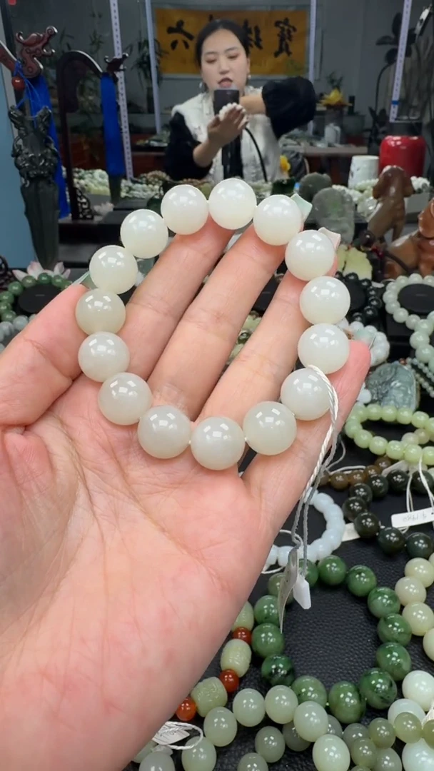 未镶嵌手串和田玉冰白玉卡14