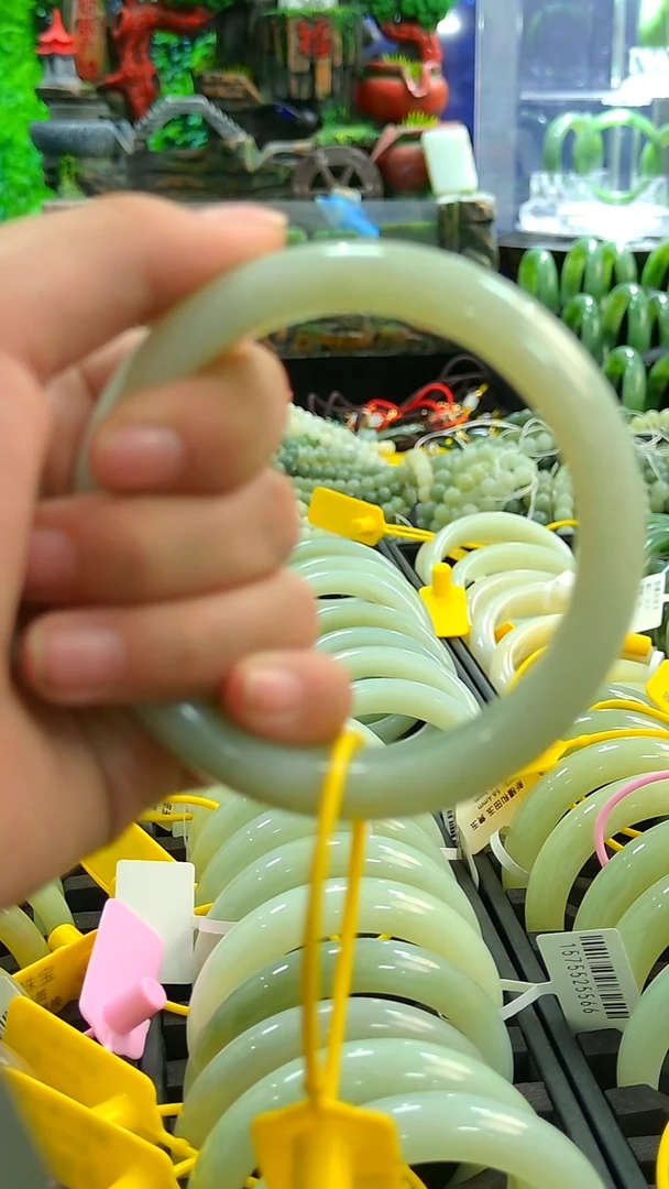 未镶嵌手镯和田玉百*花58