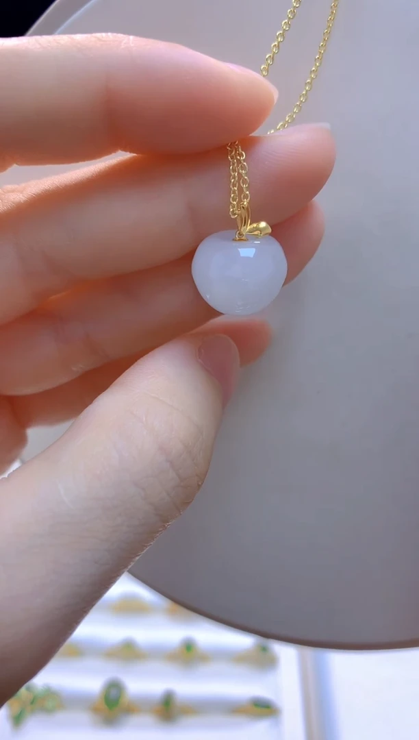 和田玉18K金镶嵌吊坠(赠链)白玉苹果