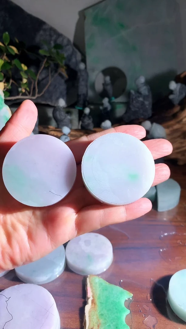 【闪购商品】翡翠吊坠(不含链)未镶嵌E35