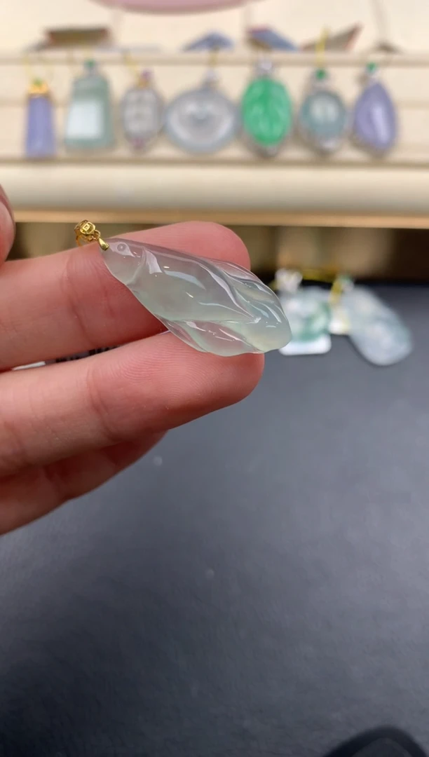 【闪购商品】翡翠颈饰18K金镶嵌A920