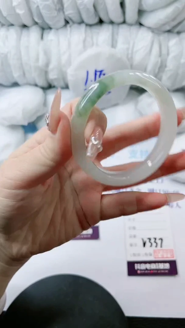 【闪购商品】石英质玉手镯未镶嵌多样性发货V337