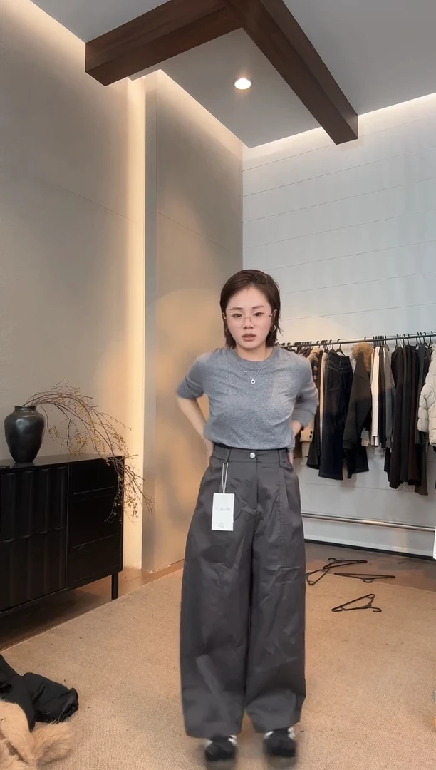 初**.XUZIYU.小个子定制外套   灰色  裤子