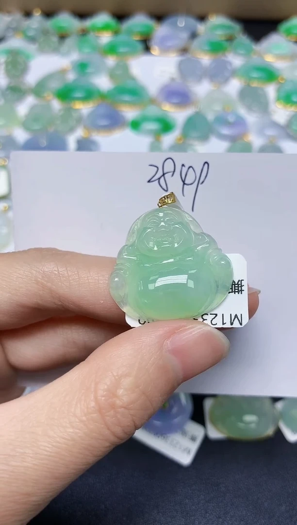 翡翠18K金镶嵌颈饰天然缅甸翡翠A货