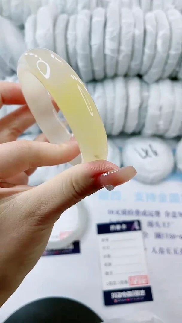 【闪购商品】石英质玉手镯未镶嵌0649276744-多样性发货