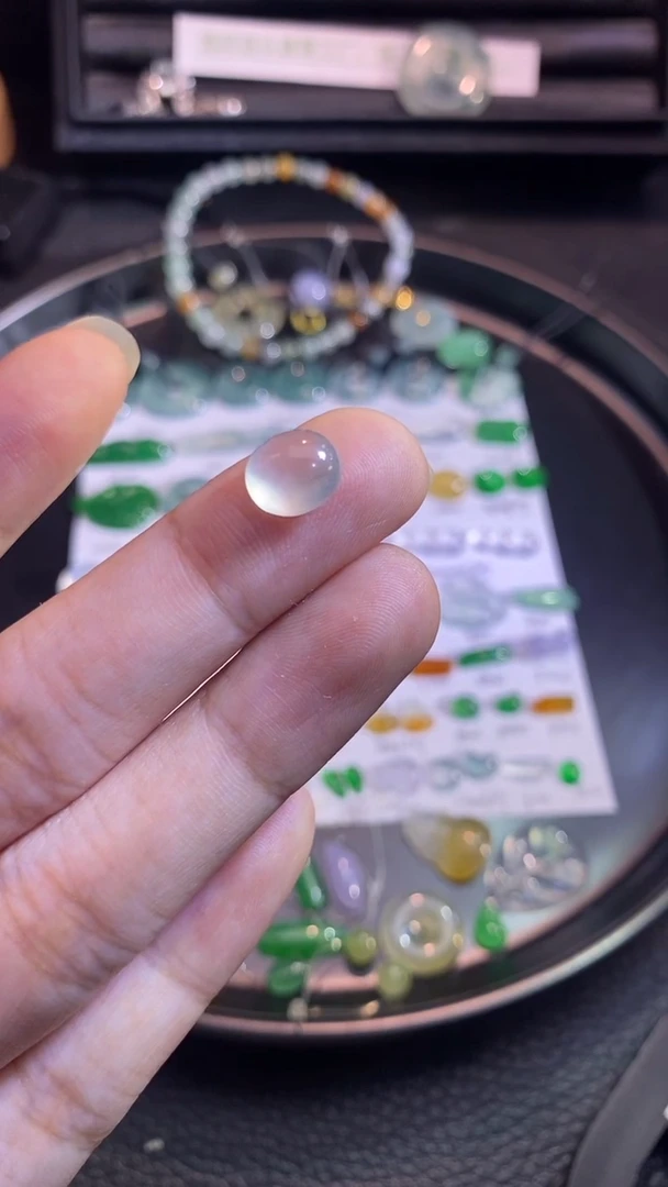 翡翠挂件未镶嵌蛋