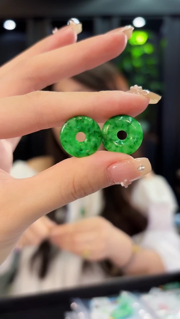 翡翠未镶嵌耳饰含耳包/多样性发货/一对