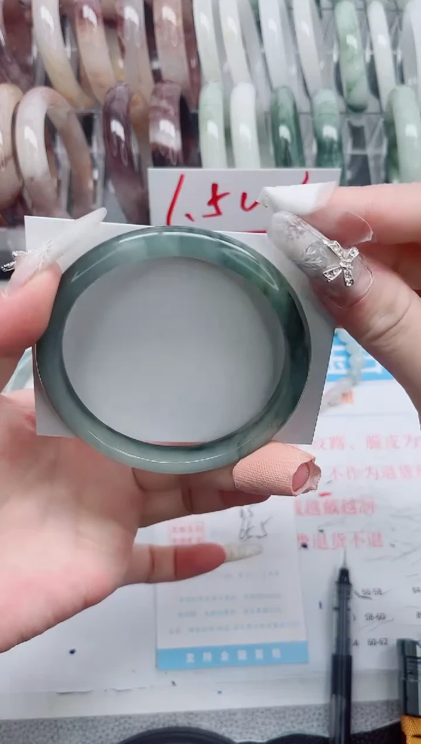 【闪购商品】石英质玉手镯未镶嵌A65-65.5