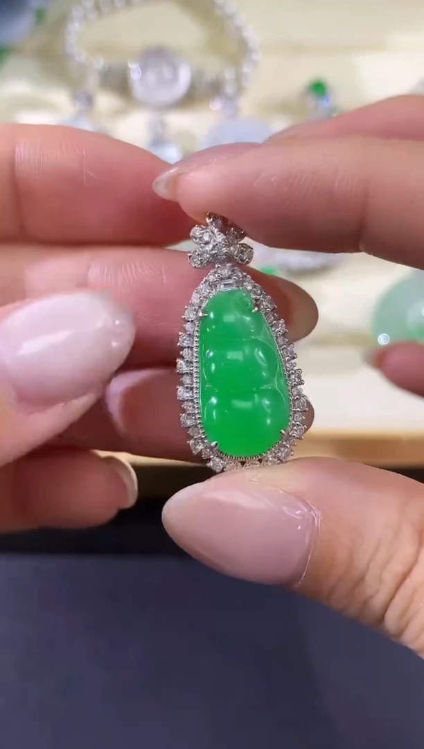 吊坠(不含链)18K金镶嵌翡翠A53多样性发其一