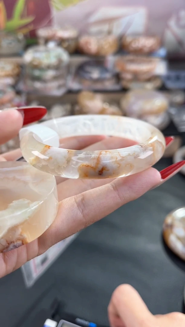 手镯玛瑙/玉髓未镶嵌57（纯天然赠品镯心 不保证完美）