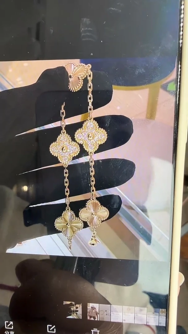 18K金镶嵌手链钻石镭射隔钻手链K黄