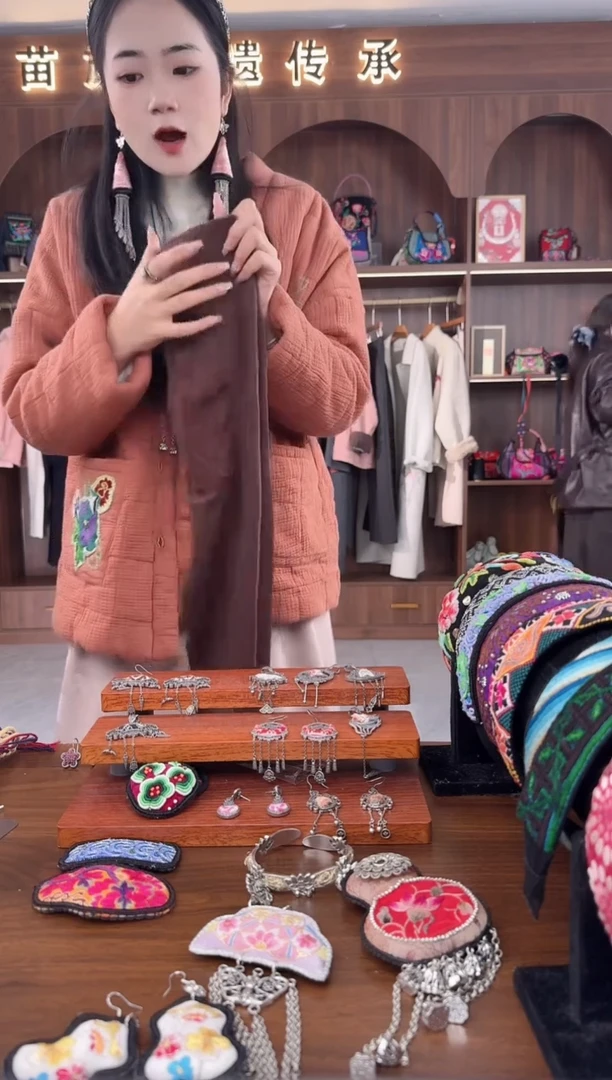 刺绣扶光苗绣传承L70