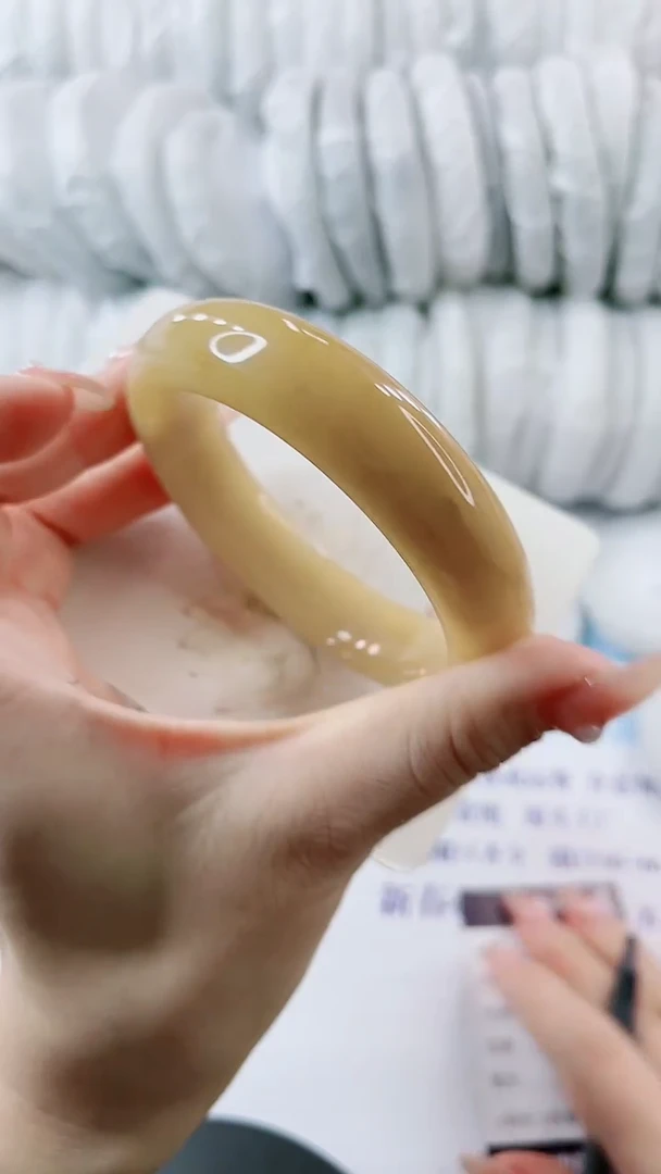 【闪购商品】石英质玉手镯未镶嵌0380882742-62多样性发货