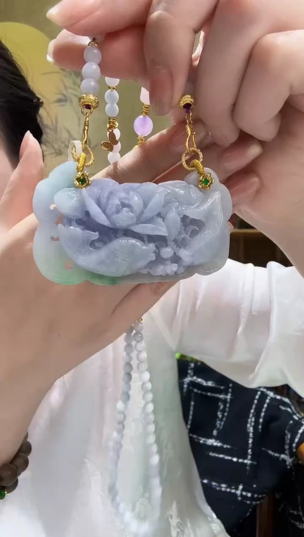 颈饰未镶嵌翡翠吊坠