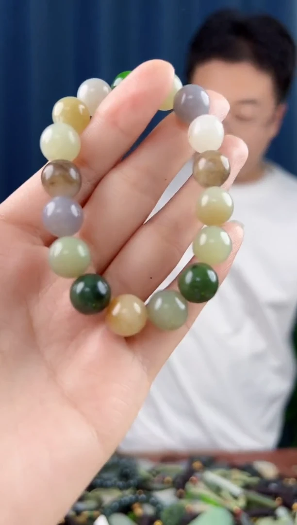 未镶嵌和田玉挂件拍一发一，多样性发货