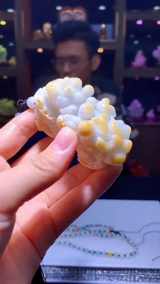 未镶嵌定制翡翠8002hm-毛货摆件(赠珠链)