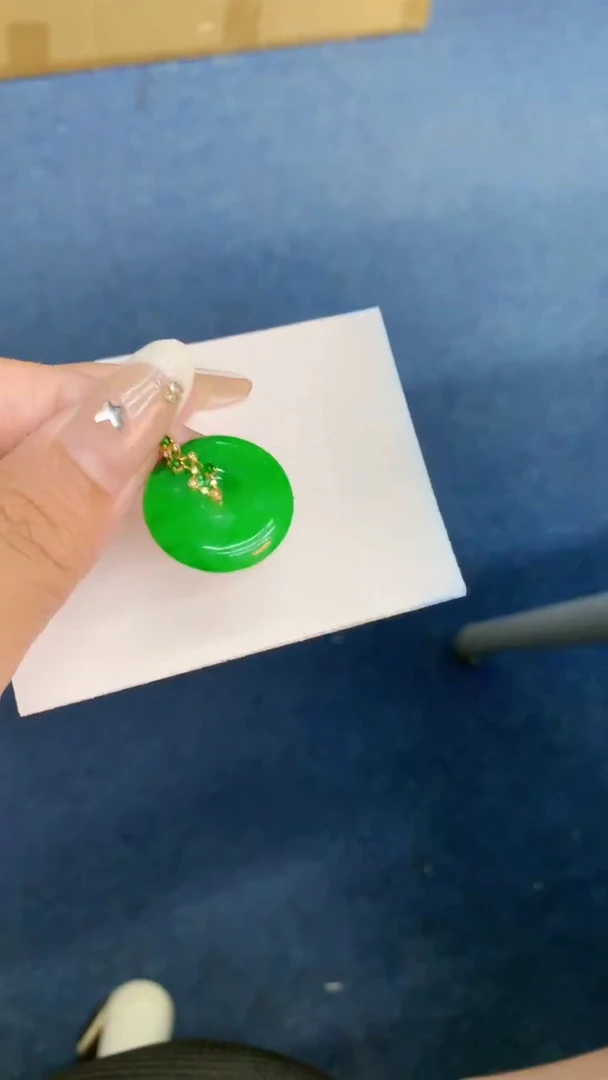 翡翠18K金镶嵌吊坠(不含链)1