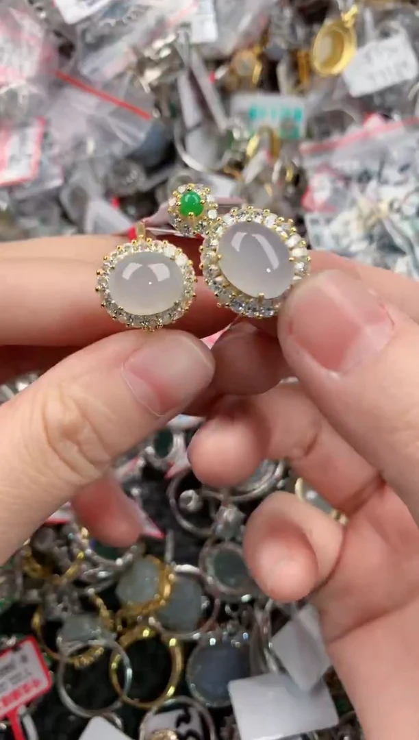 银S925镶嵌戒指翡翠666       7