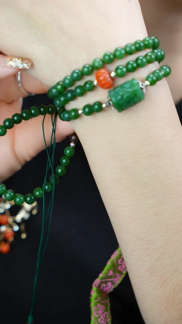 颈饰未镶嵌和田玉（碧玉）元****创1