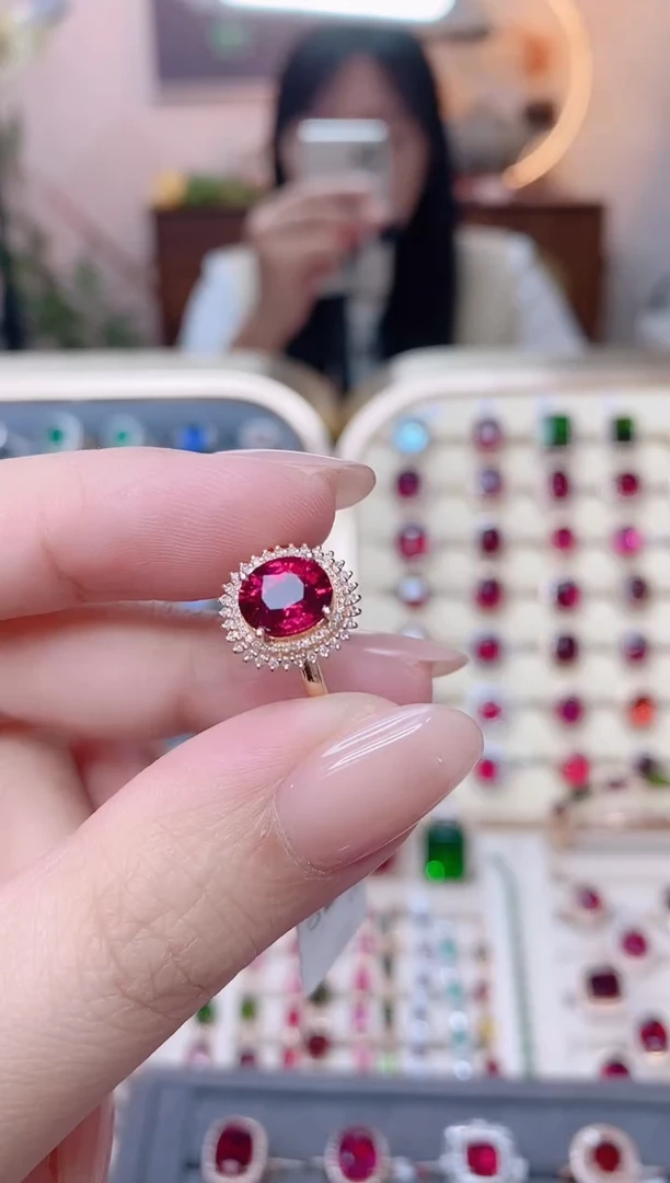 18K金镶嵌碧玺戒指碧玺1.75ct