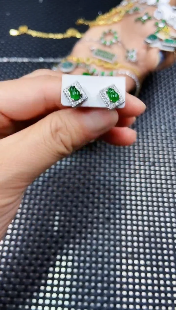 翡翠未镶嵌耳饰11111111