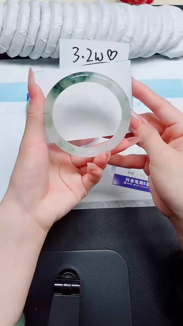 石英质玉手镯未镶嵌199-64